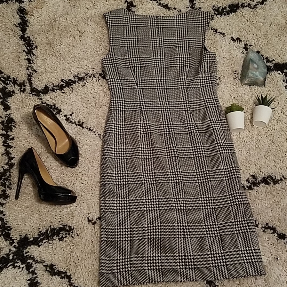 Ann Taylor factory size 4 black/white checked dres